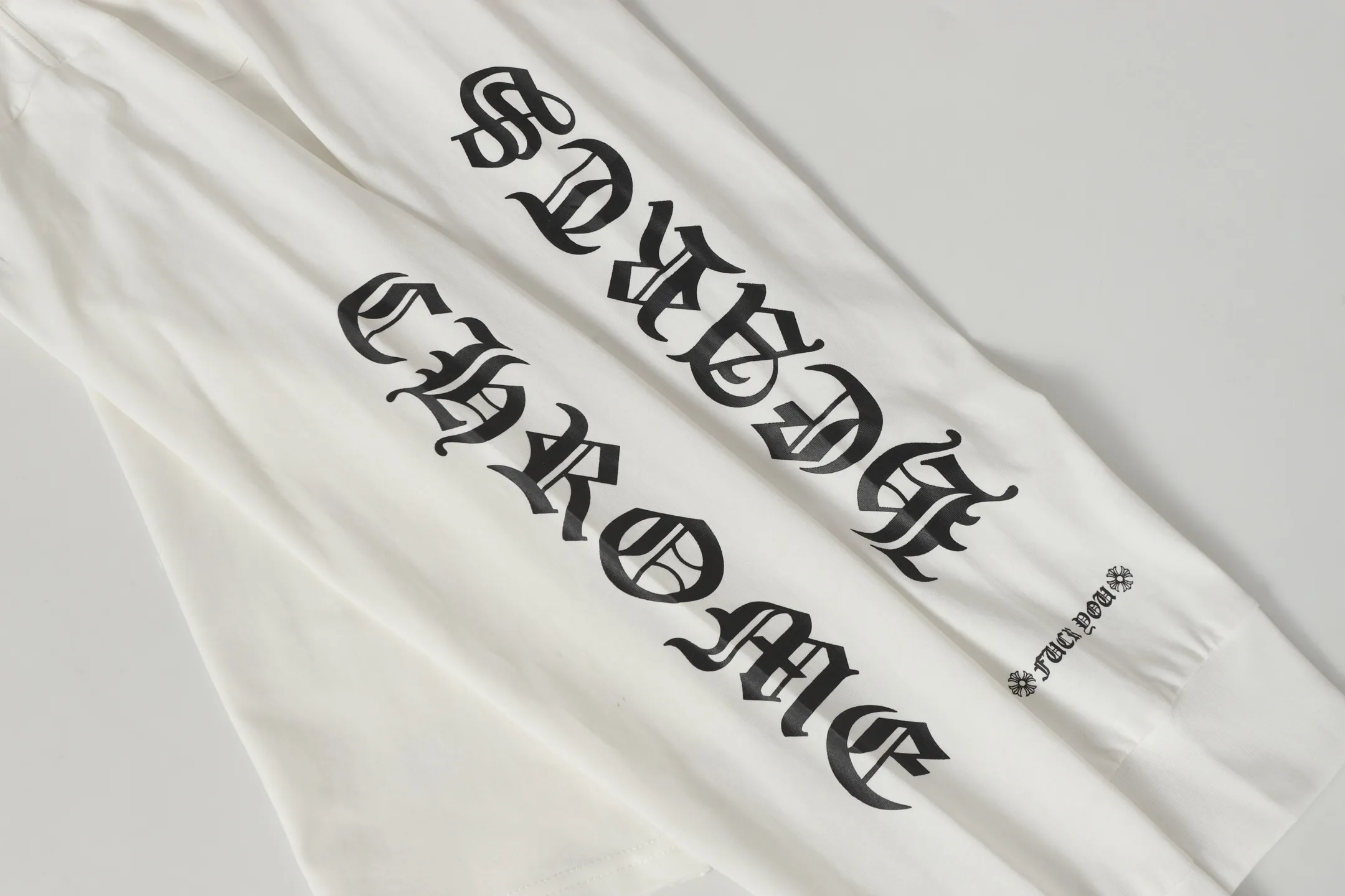 P150 Cross-border running quantity. Please do not place an order if you pursue perfection. -Chrome Hearts/Chrome Hearts 23ss Sanskrit printed popular long-sleeved T-shirt -High weight, high density and high quality. The wool is soft, delicate and skin-friendly. It feels soft and silky. It has excellent warmth and skin-friendly properties.